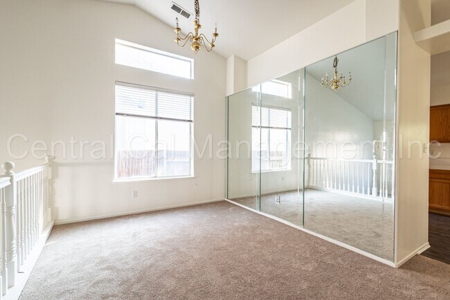 Building Photo - 4 Bedroom/2.5 Bath Home located in RiverLakes - $2645 Per month!