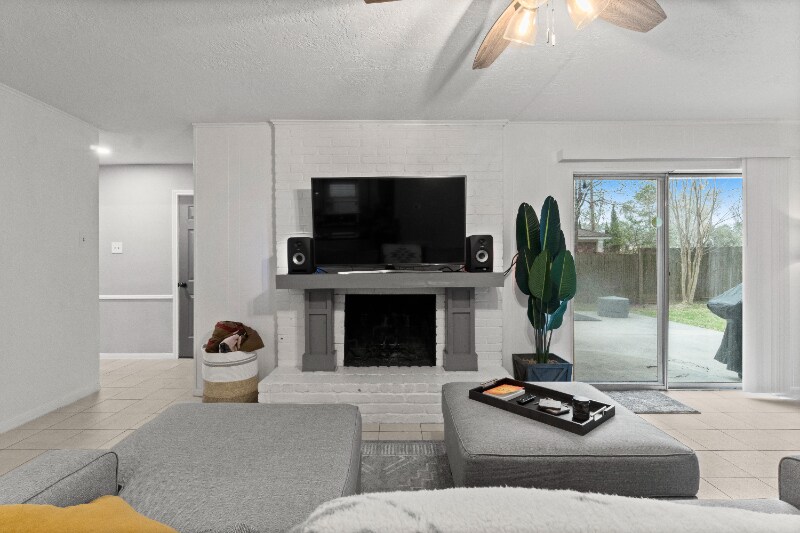 Building Photo - 25818 Leafywood Dr