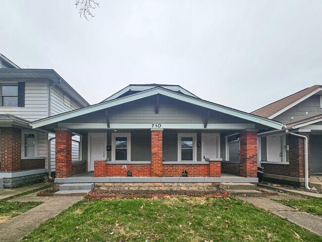 Primary Photo - 712-712 N Bosart Ave