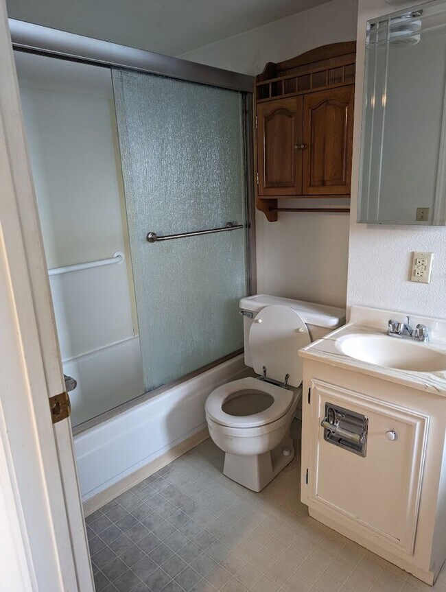 Building Photo - 1 Bedroom Pet-Friendly Casita