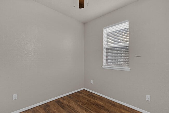 Building Photo - 408 Nino Aguilera St