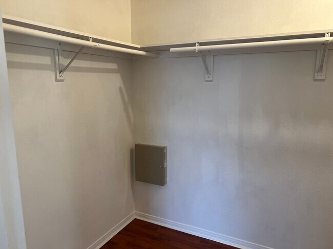 Building Photo - 12038 Ratner St