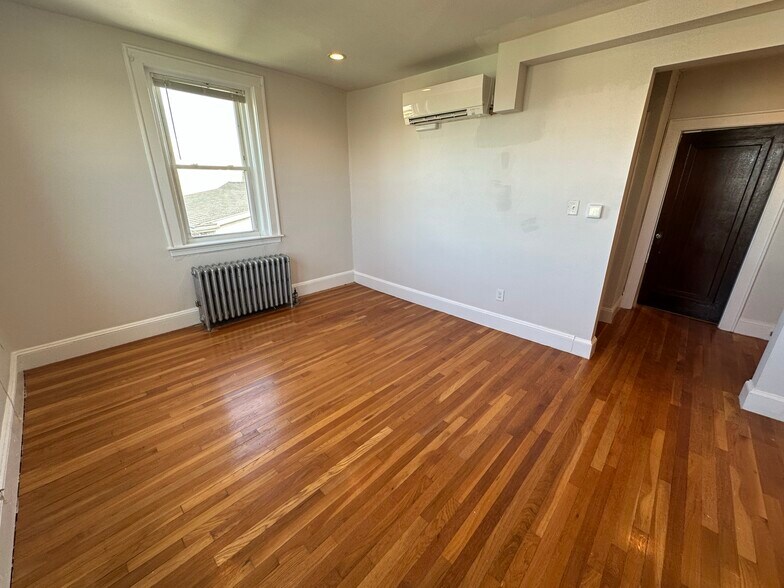 Building Photo - 130 Highland Ave