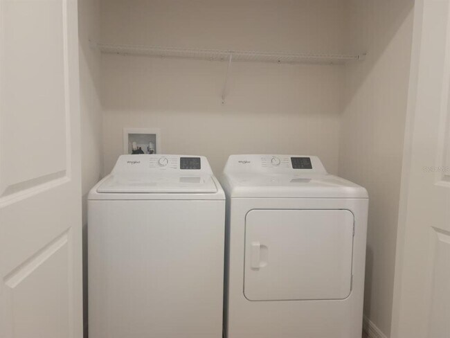 Building Photo - 11815 Davis Dr