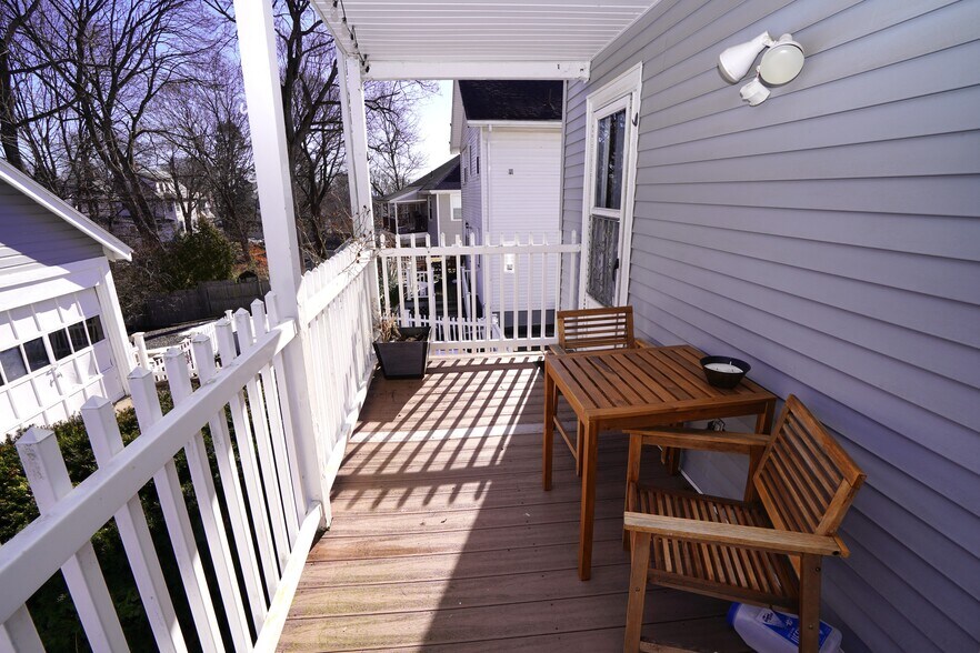 Building Photo - 15 Perthshire Rd