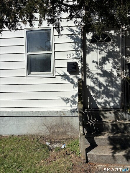 Building Photo - 509 Ogden St