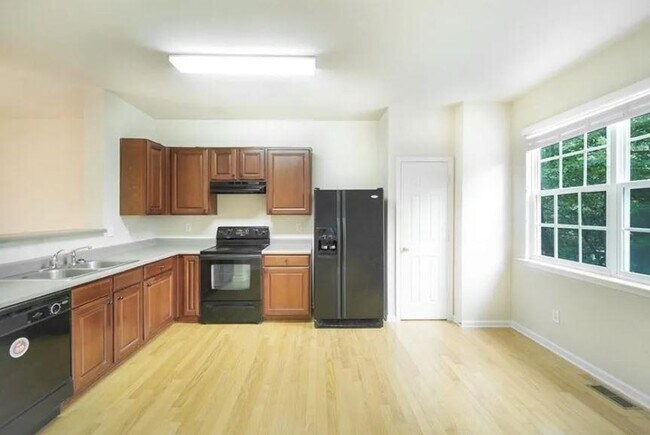 Building Photo - 2251 Landing Ridge Dr