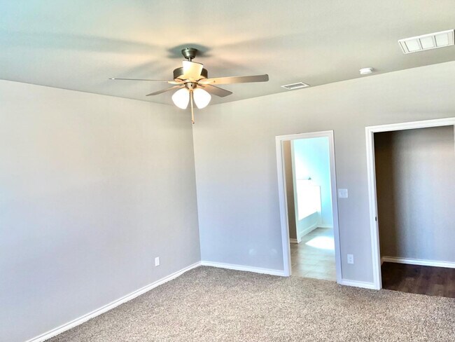 Building Photo - 7729 96th St