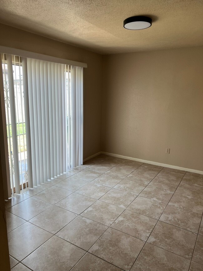 Building Photo - 6823 Wellwood Ct