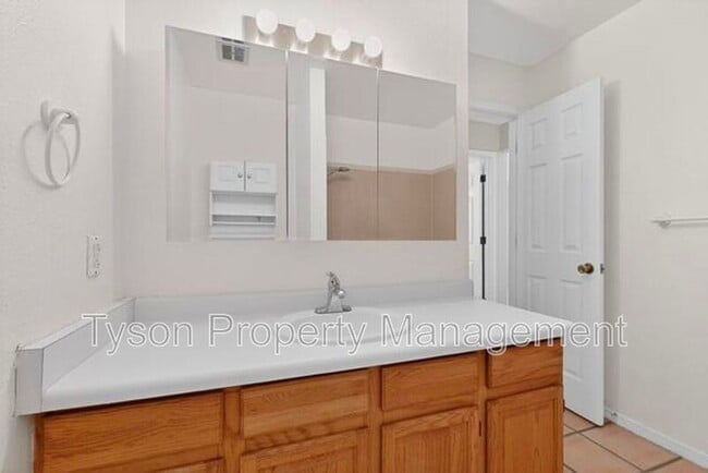 Building Photo - 12241 Woodland Ave NE