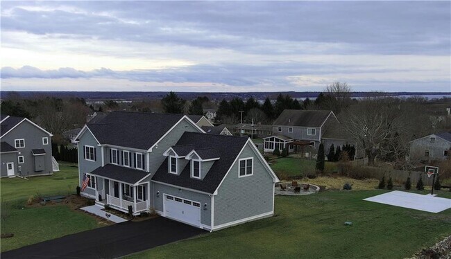 Building Photo - 142 Ferreira Ave
