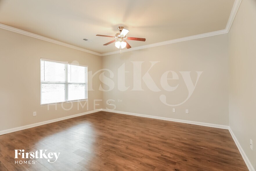 Building Photo - 5021 Bella Ct