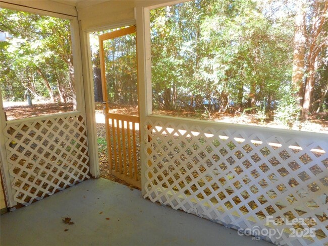 Building Photo - 6622 Bevington Ridge Rd