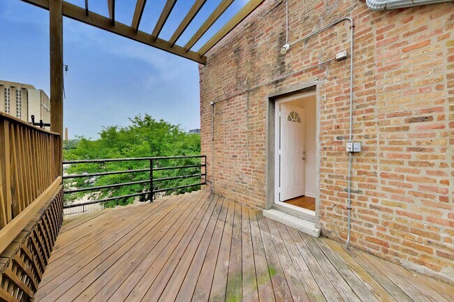 Building Photo - 1301 N Oakley Blvd