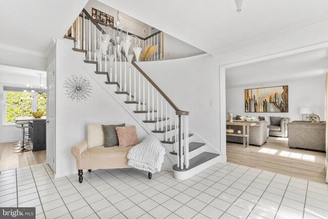 Building Photo - 5 Greenleigh Cir