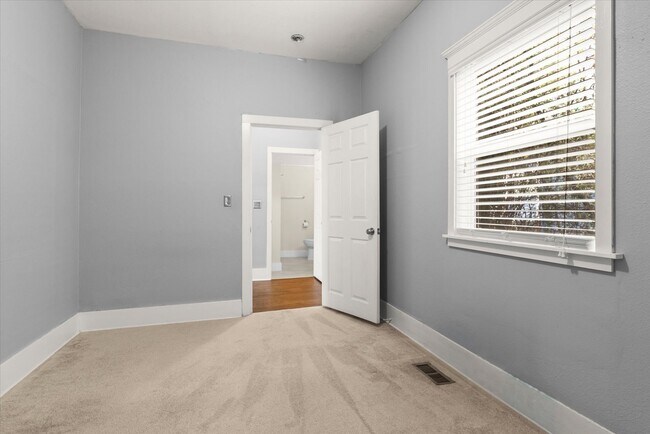 Building Photo - 8633 Wabash Ave S