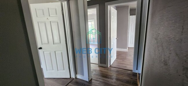 Building Photo - 15369 Flud Rd
