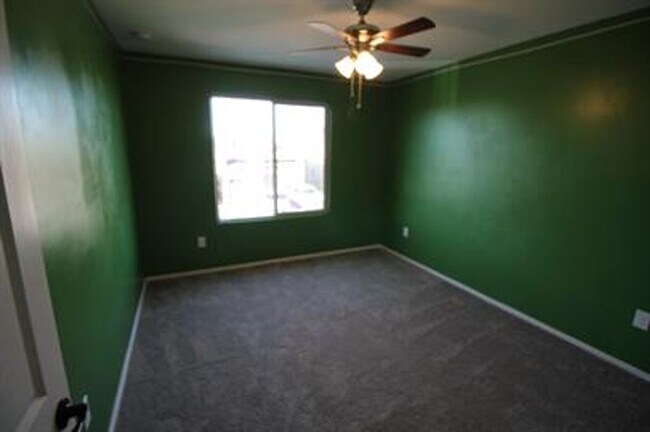 Building Photo - STUNNING 4-Bedroom + Den Home in Gladden Farms!!!!! SOLAR PANELS!!!