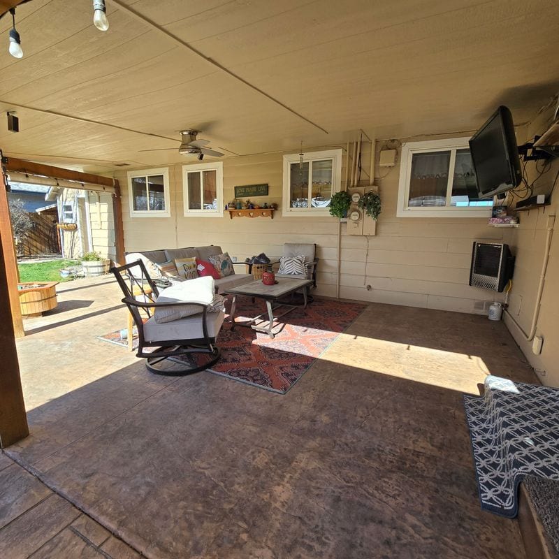 Building Photo - 712 SW 4th St