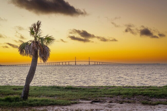 Building Photo - 7516 22nd Ave W