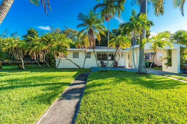 Building Photo - 230 NE 2nd Pl