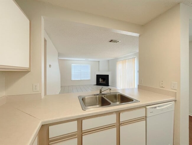 Building Photo - 2812 High Point Cove