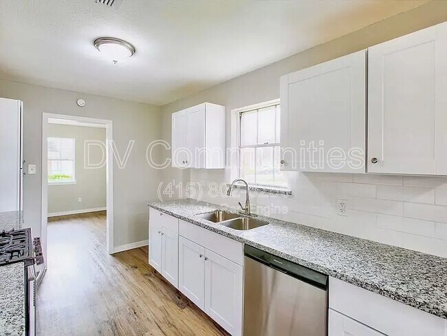 Building Photo - 10946 Gulf Valley St