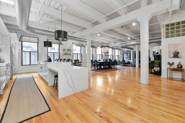 Building Photo - 112 Beach St