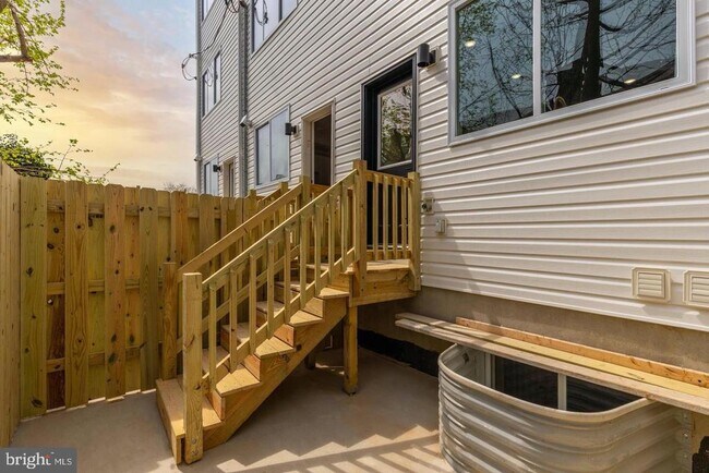 Building Photo - 2121 Bellmore St