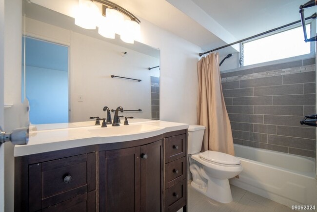 Building Photo - 2Br/2Ba/2Pkg with Beautiful Views #3601 Tower A $2550