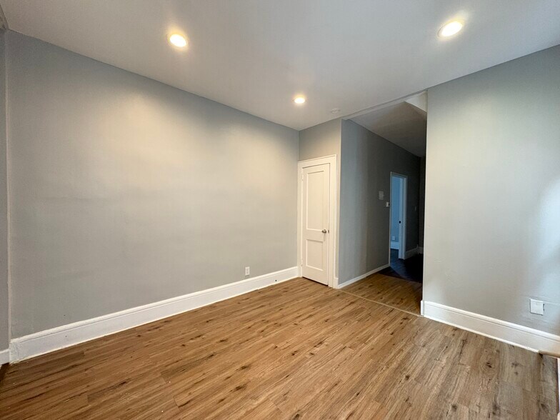 Unit 1 - 295 Isabella Ave