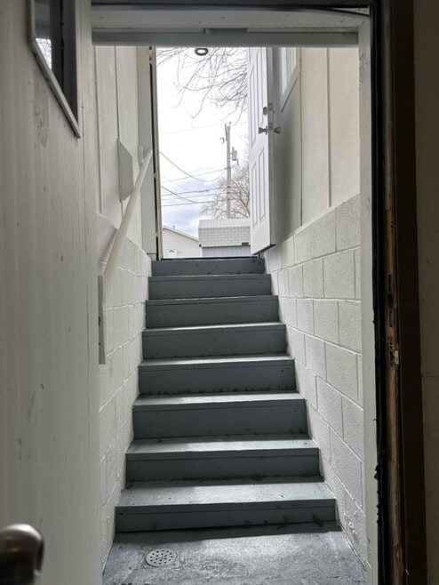 Building Photo - 2206 6th St