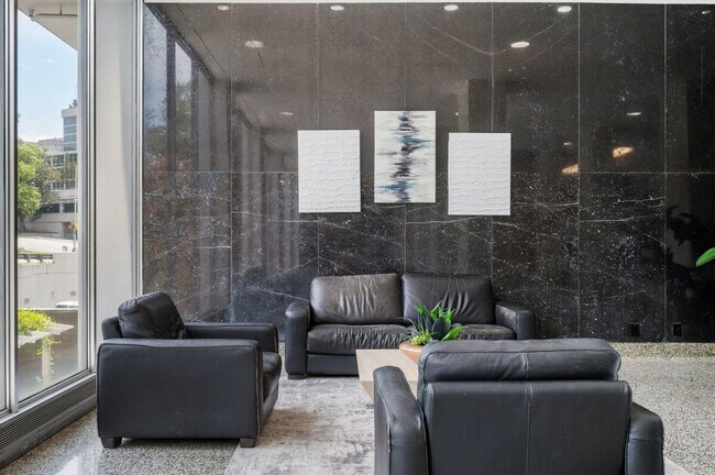 Building Photo - 215 Piedmont Ave NE