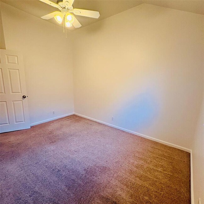 Building Photo - 1109 Briargate Dr