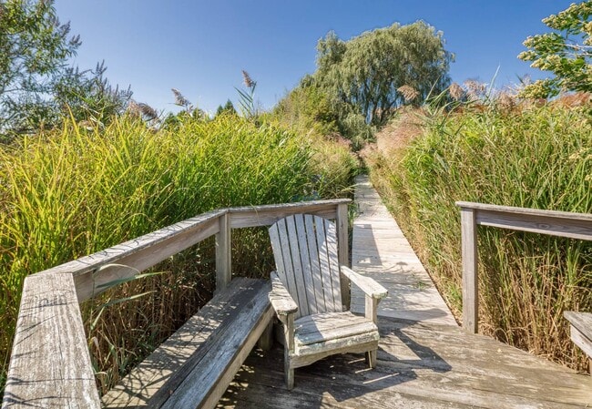 Building Photo - 480 Captains Neck Ln