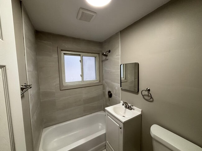 Building Photo - 31807 Tuscola Ct