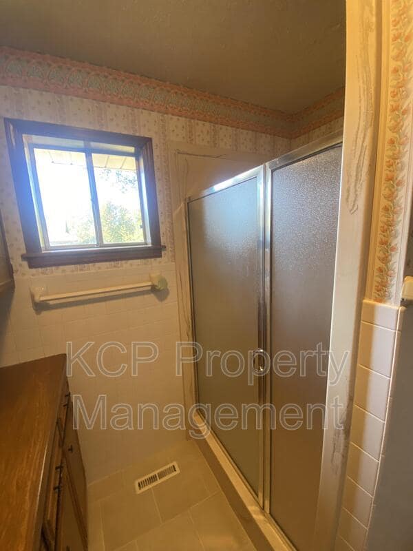 Building Photo - 7601 Oxford Pl