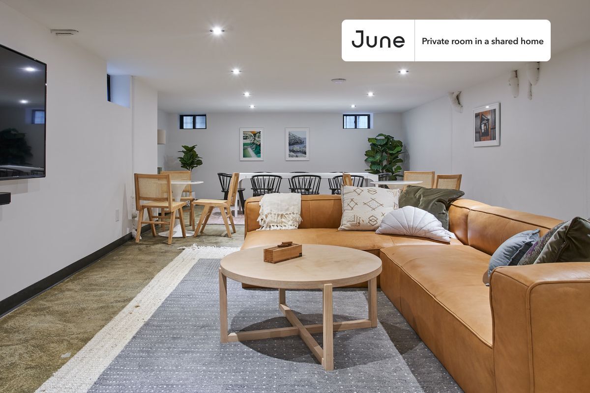 Building Photo - Beautiful Private ROOM in Bed-Stuy