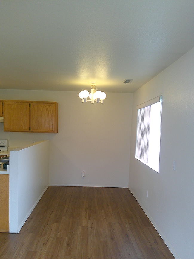 Building Photo - 3818 Vickie Ct