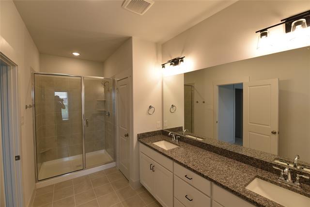 Building Photo - 4525 Lamplights Dr
