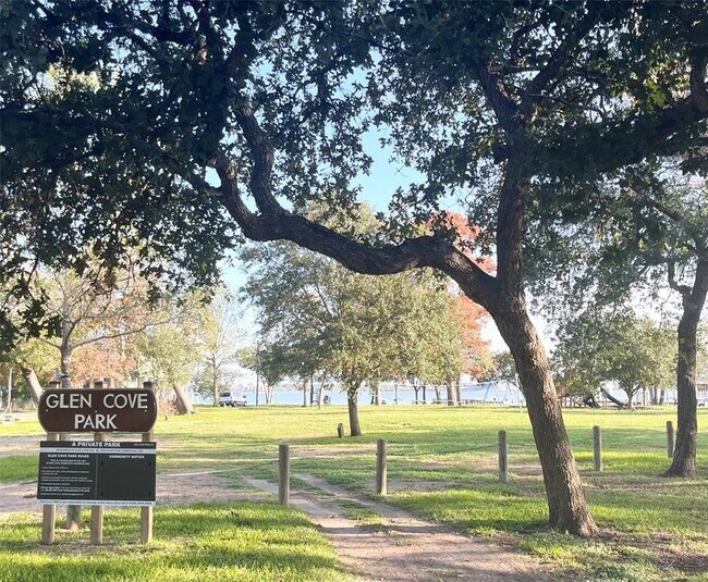 Building Photo - 2114 Shasta Dr