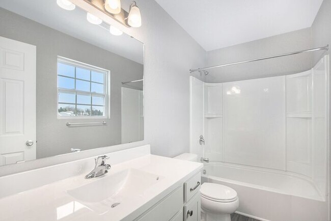 Building Photo - 475 Oak View Dr