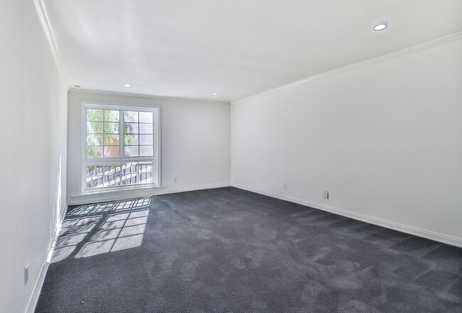 Building Photo - MOVE-IN READY, Bell Canyon 4BR w/views + o...