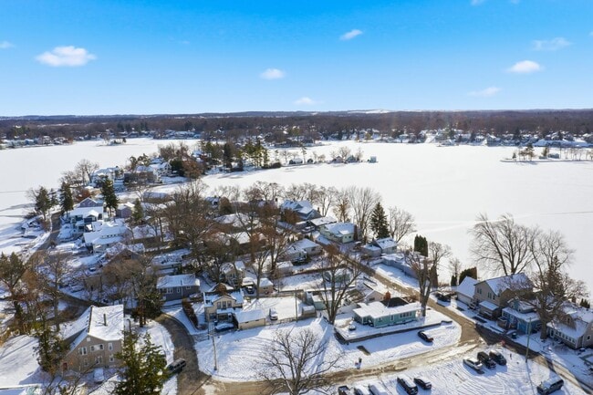 Building Photo - Charming 1-Bed, 1-Bath ADU in Lake Orion!