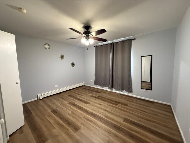 Building Photo - 600 Mesa Dr