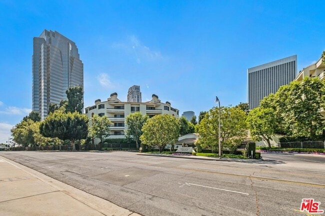 Primary Photo - 2132 Century Park Ln