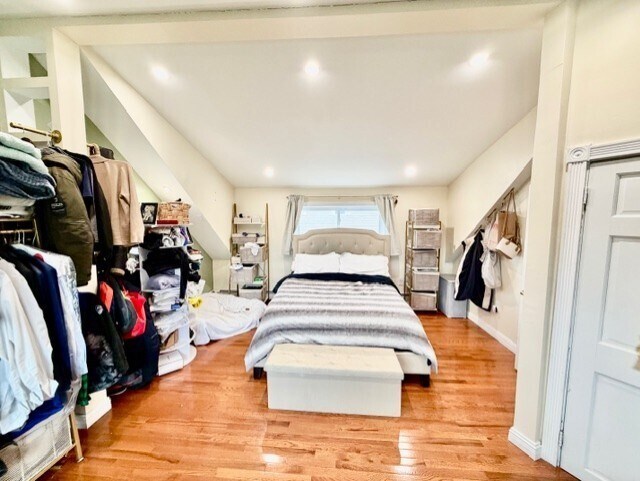 Building Photo - 14 Amity St