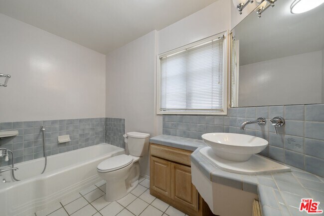 Building Photo - 10374 Ashton Ave