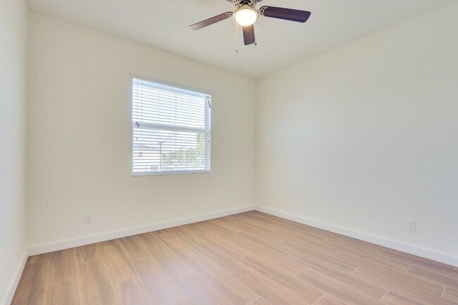 Building Photo - 100 Osprey Cir