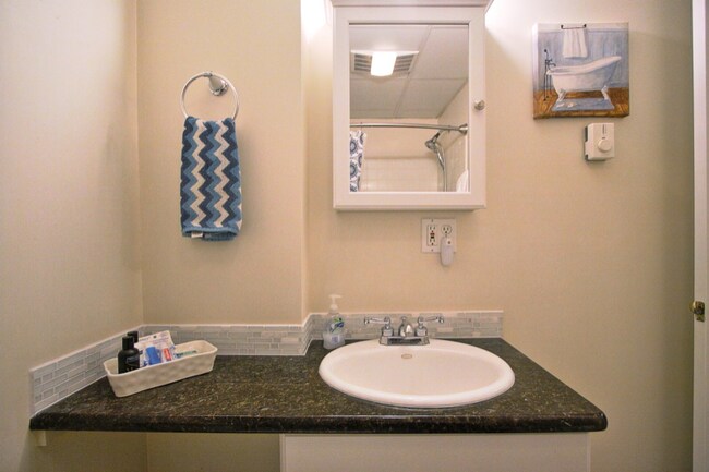 Building Photo - 121 S Railroad St